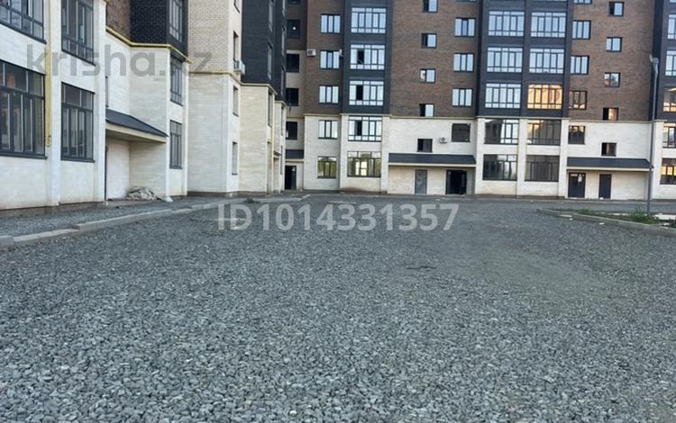 1-комнатная квартира · 44.5 м² · 9/9 этаж, Б.Жуманиязова 120 за 14 млн ₸ в Уральске — фото 2
