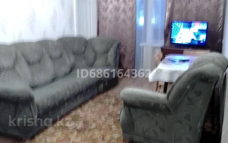 2-бөлмелі пәтер, 50 м², 3/5 қабат ай сайын, Абая 168, бағасы: 150 000 〒 в Костанае — фото 2