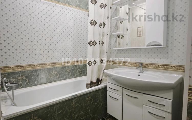 1-комнатная квартира · 48 м² · 3/9 этаж, 5мкр 7 за 130 000 ₸ в Аксае — фото 2