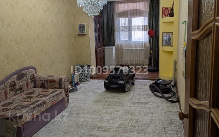 3-бөлмелі пәтер · 69.8 м² · 1/5 қабат, 6-й мкр 4 — ММГ, бағасы: 23 млн ₸ в Актау — фото 2