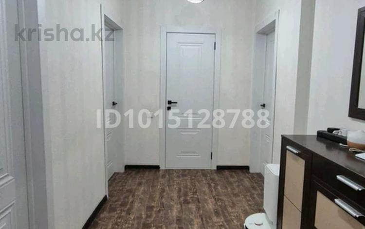 2-комнатная квартира · 65 м² · 6/10 этаж, Алихан Бокейхан 10 за 500 000 ₸ в Астане, Есильский р-н — фото 2