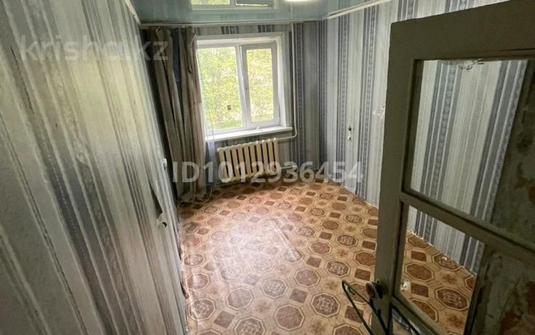 2-бөлмелі пәтер · 42.1 м² · 3/5 қабат, 1-й микрорайон, Абая 10/2 — Через дорогу от школы милиции, бағасы: 15.5 млн ₸ в Костанае — фото 2