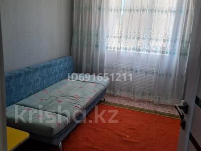 3-бөлмелі пәтер, 65 м², 5/5 қабат, мкр 12 17, бағасы: 19 млн 〒 в Актобе, мкр 12