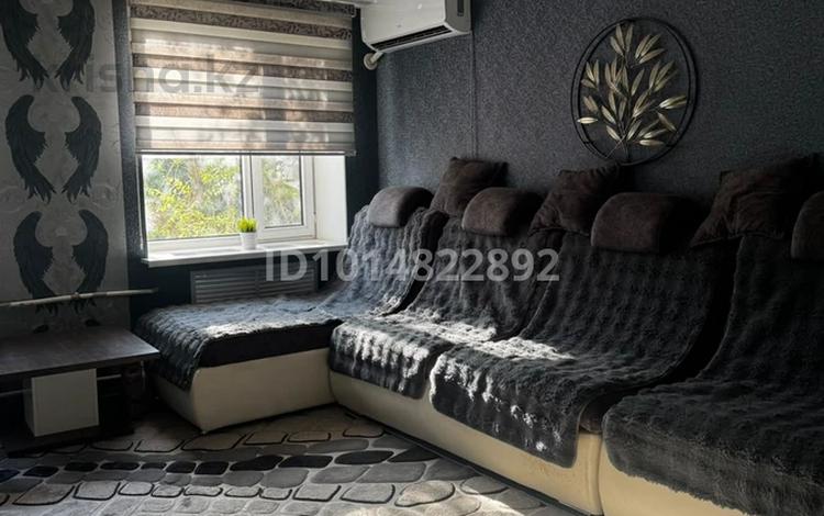 2-комнатная квартира · 63 м² · 2/3 этаж, Абай 46 за 19 млн ₸ в Балхаше — фото 2