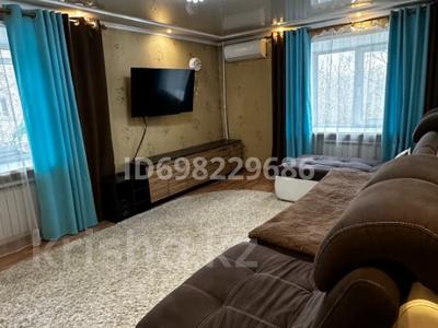 3-бөлмелі пәтер · 61 м² · 4/5 қабат, мкр Михайловка , Кривогуза (Аманжолова) 21, бағасы: 265 000 〒 в Караганде, Казыбек би р-н