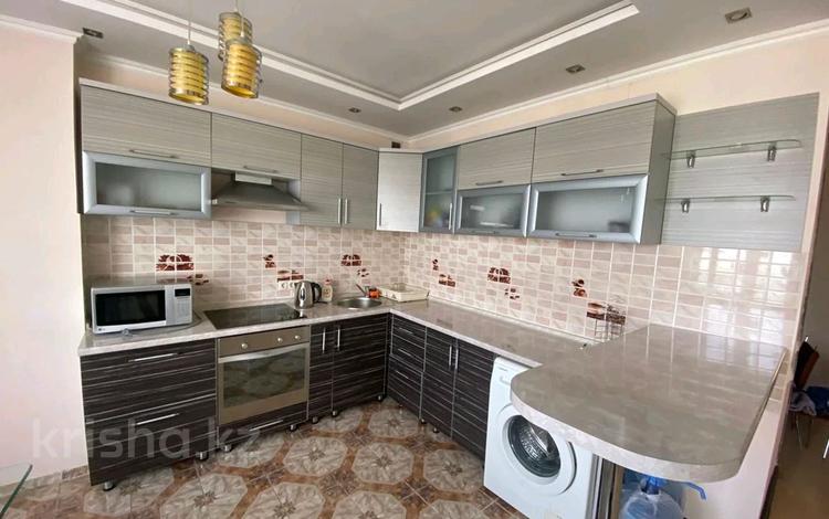 3-бөлмелі пәтер, 110 м², 9/9 қабат ай сайын, Достык 12, бағасы: 300 000 〒 в Астане, Есильский р-н — фото 2