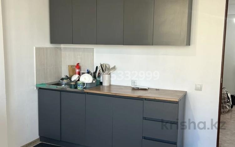 2-бөлмелі пәтер · 65 м² · 5/9 қабат, 19 а 15 — Возле остановки, бағасы: 150 000 ₸ в Актау, 19А мкр — фото 2