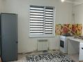 2-бөлмелі пәтер · 65 м² · 5/9 қабат, 19 а 15 — Возле остановки, бағасы: 150 000 ₸ в Актау, 19А мкр — фото 4