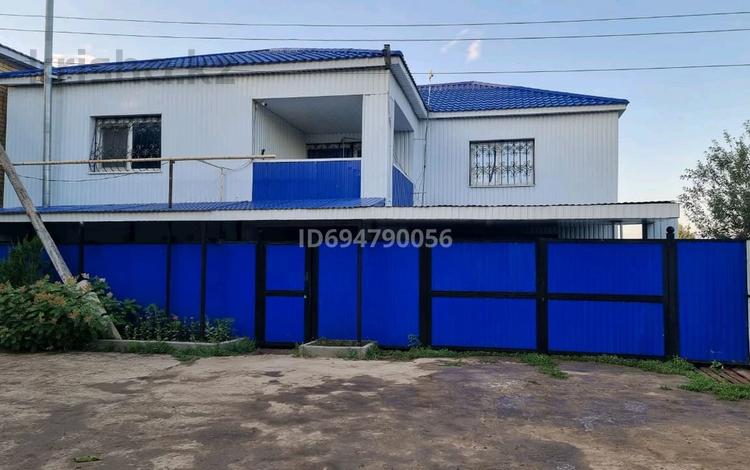 Жеке үй · 5 бөлме · 280 м² · 10 сот., Горпромторг 1, бағасы: 36 млн ₸ в Актобе, жилой массив Акжар-2 — фото 2