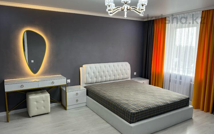 1-комнатная квартира · 50 м² · 3/5 этаж, Бухар-Жырау 75 за 15 000 ₸ в Караганде, Казыбек би р-н — фото 7