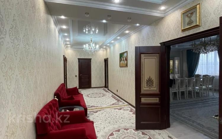 5-комнатная квартира · 205 м² · 3/4 этаж, мкр 8, Санкибай батыра 253/6 — Г Жубанова за 60 млн ₸ в Актобе — фото 4