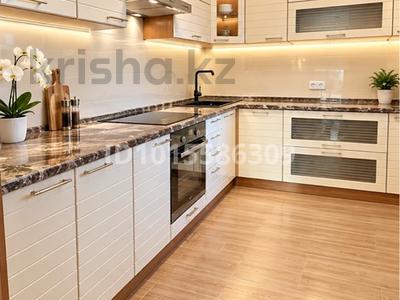 3-бөлмелі пәтер · 77 м² · 3/5 қабат, Самал-2 ш/а. 45, бағасы: 95 млн ₸ в Алматы, Медеуский р-н
