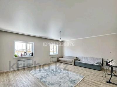 Отдельный дом · 4 комнаты · 210 м² · 10 сот., 24 34 за 41 млн ₸ в Нурлы