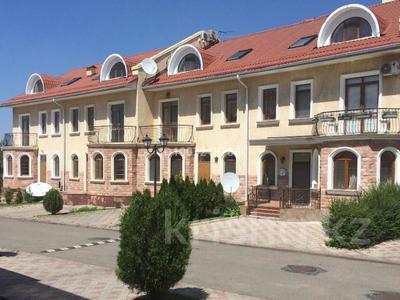 6-бөлмелі пәтер · 385 м² · 3/3 қабат, мкр Каргалы, Рыскулбекова 19, бағасы: 450 000 〒 в Алматы, Наурызбайский р-н