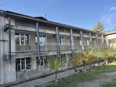Свободное назначение, офисы, бани, гостиницы и зоны отдыха, образование, развлечения, кабинеты и рабочие места · 600 м² за 2 млн ₸ в Алматы, Наурызбайский р-н