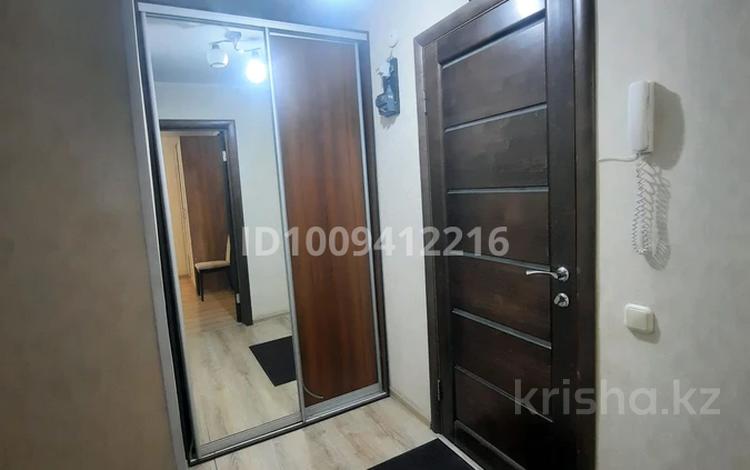 1-комнатная квартира · 32 м² · 1/5 этаж, Л Толстого — Старой пристани за 135 000 〒 в Уральске, мкр Школьник — фото 2