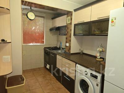 4-комнатная квартира · 72 м² · 2/5 этаж, 8 мкр 14 за 250 000 〒 в Шымкенте
