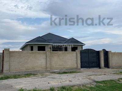 Отдельный дом · 6 комнат · 208 м² · 10 сот., ул. Алатау за 18.7 млн ₸ в Таразе