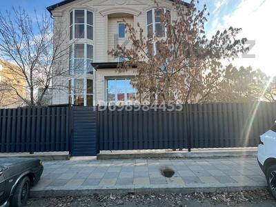 Аренда коммерческой недвижимости в Атырауской обл.: Офисы · 780 м² за 6 млн 〒 Офисы · 780 м² за 6 млн 〒 в Атырау
