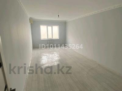 3-бөлмелі пәтер · 82 м² · 8/9 қабат, Алмагүл ш/а. 11 — Микрорайон Алмагул, бағасы: 22.5 млн ₸ в Атырау, мкр. Алмагуль