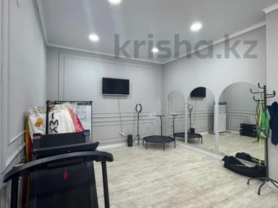 Свободное назначение, салоны красоты, образование · 35 м² за 10 млн ₸ в Актобе, мкр. Алтын орда