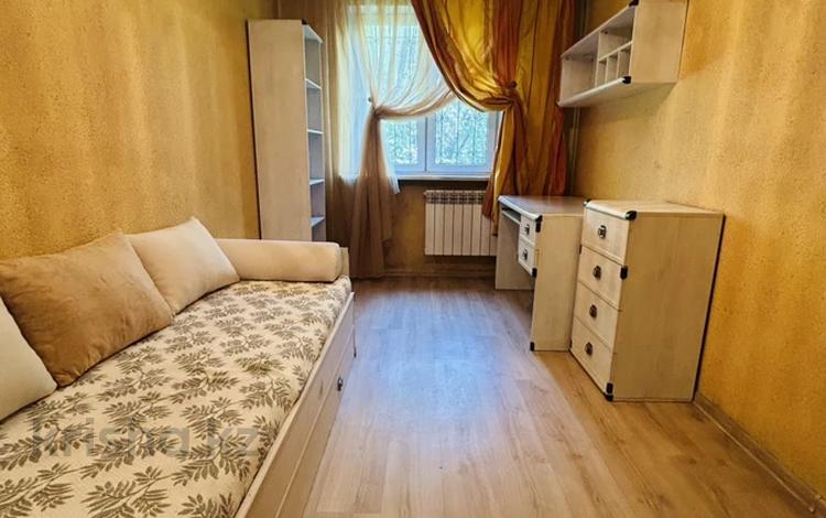 3-комнатная квартира · 60 м² · 2/4 этаж, мкр №5 41 за 300 000 ₸ в Алматы, Ауэзовский р-н — фото 2