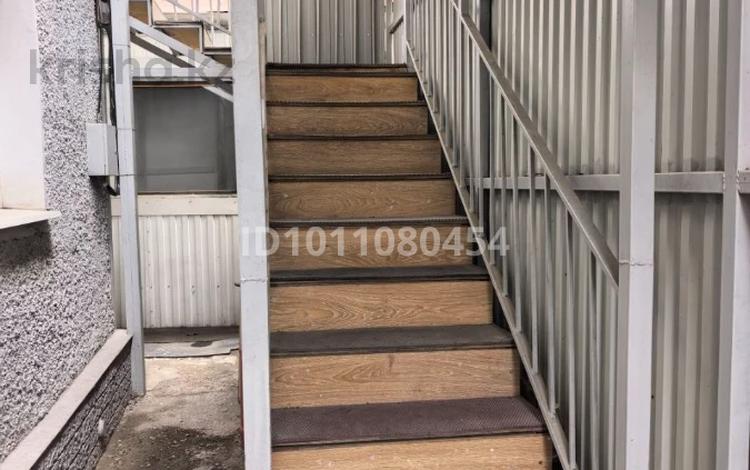 2 бөлме · 60 м² · 2/2 қабат, мкр Тастак-2, Брюллова 11 — Тлендиева, бағасы: 300 000 〒 в Алматы, Алмалинский р-н — фото 2