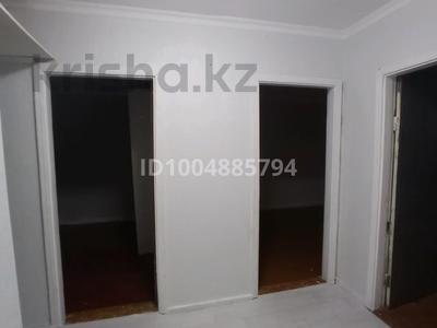3-бөлмелі пәтер · 63.9 м² · 4/5 қабат, Молдавская 20 — Район вторая база, бағасы: 17 млн ₸ в Уральске