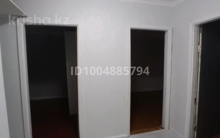 3-комнатная квартира · 63.9 м² · 4/5 этаж, Молдавская 20 — Район вторая база за 17 млн ₸ в Уральске — фото 2