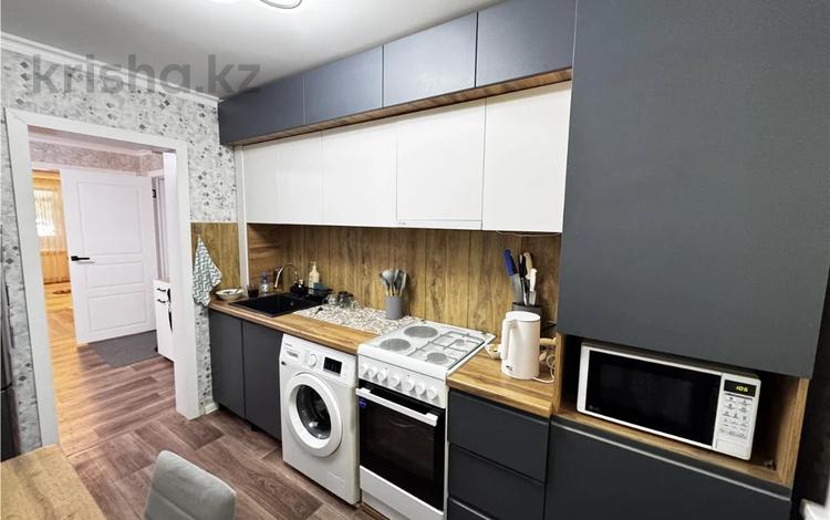 3-комнатная квартира · 60 м² · 1/5 этаж, ул. Аманжолова за ~ 25 млн ₸ в Караганде, Казыбек би р-н — фото 4