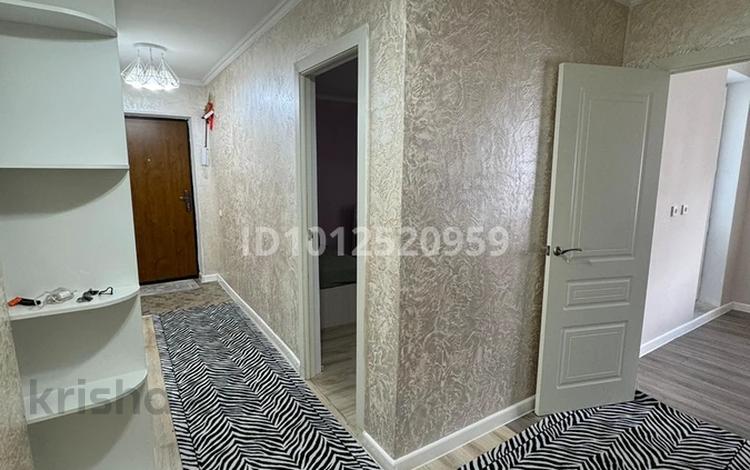 2-комнатная квартира · 64 м² · 4/5 этаж, мкр Нурсая, Таумуш Жумагалиев 25 115 за 200 000 ₸ в Атырау — фото 2