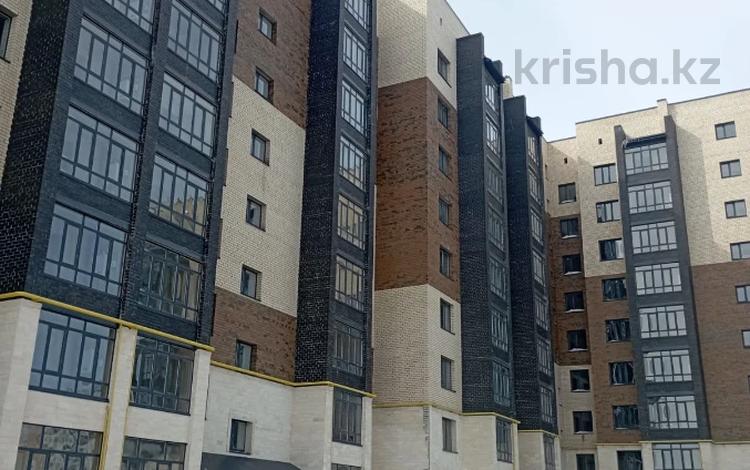 2-комнатная квартира · 62.3 м² · 8/10 этаж, Жуманиязова за 21 млн ₸ в Уральске — фото 2