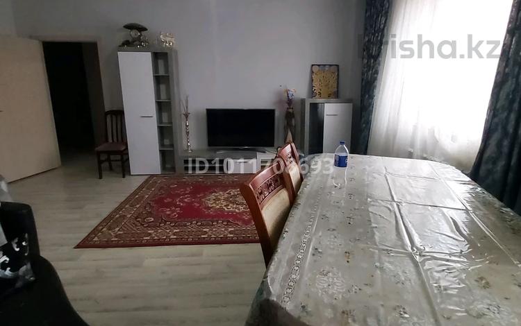 3-комнатная квартира · 93 м² · 8/9 этаж, улица Е-15 9/2 за 350 000 ₸ в Астане, Нура р-н — фото 3