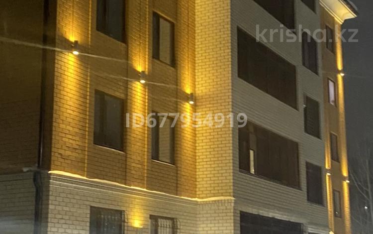 2-комнатная квартира, 57 м², 4/5 этаж, Сатыбалдина 4/1 за 32 млн 〒 в Караганде — фото 14