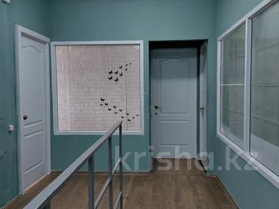 Свободное назначение, офисы, магазины и бутики, склады, общепит, салоны красоты, сельское хозяйство, бани, гостиницы и зоны отдыха, фитнес и спорт, медцентры и аптеки, образование, развлечения, конференц-залы, кабинеты и рабочие места, студии · 20 м² за 70 000 〒 в Караганде, Алихана Бокейханова р-н