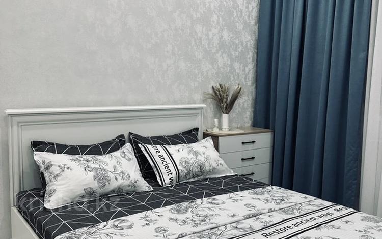 2-комнатная квартира · 77 м² · 6/9 этаж, мкр Нурсая, Абулхайыр хана 51а за 2 500 〒 в Атырау — фото 2