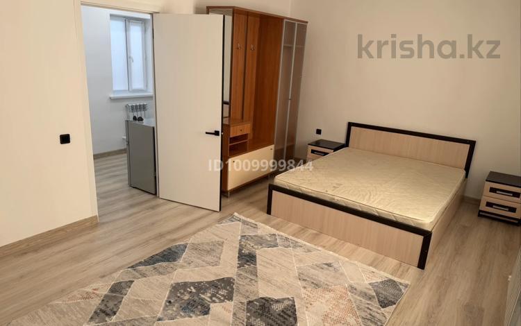 1-бөлмелі пәтер · 30 м² · 1/2 қабат, Жарбосынова 113 — Рядом Байзар,Байтал,Инфинити, бағасы: 130 000 ₸ в Атырау — фото 2