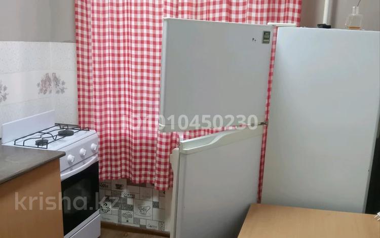 1-бөлмелі пәтер · 30 м² · 1/5 қабат, мкр Юго-Восток, строителей 17 — рынок Арай, бағасы: 13.5 млн ₸ в Караганде, Казыбек би р-н — фото 2