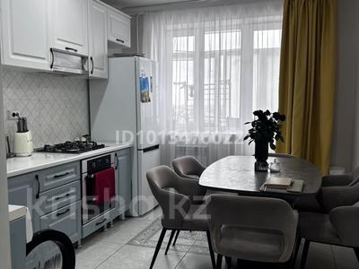 2-комнатная квартира · 72 м² · 5/5 этаж, Достык 62 за 250 000 ₸ в Уральске
