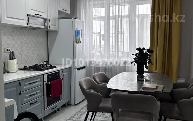 2-комнатная квартира · 72 м² · 5/5 этаж, Достык 62 за 250 000 ₸ в Уральске — фото 2