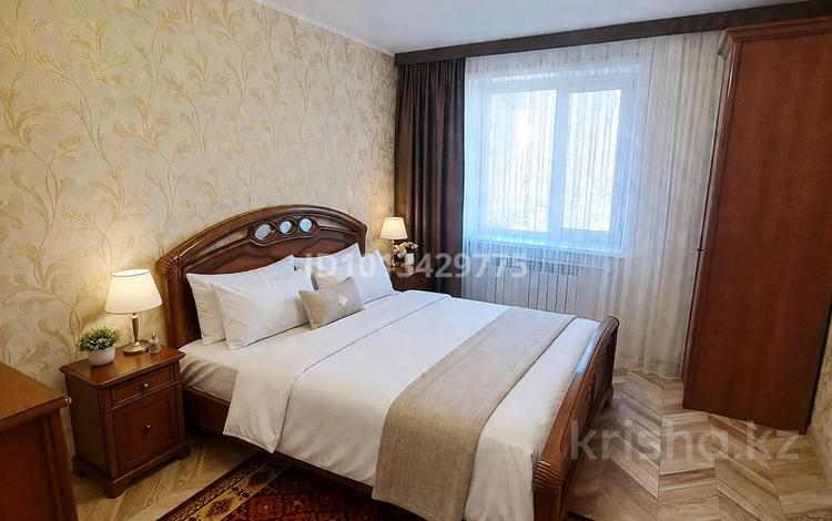 3-комнатная квартира · 70 м² · 2/5 этаж, Ескалиева 146 за 30 000 ₸ в Уральске — фото 2