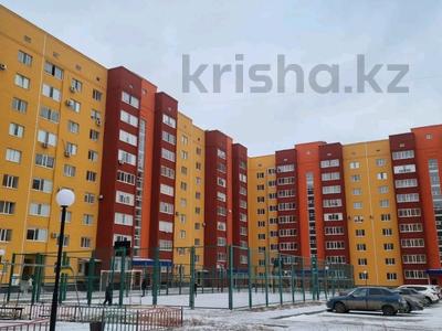 Пәтерлер в Актюбинской обл.: 3-бөлмелі пәтер · 125.3 м² · 4/9 қабат, мкр. Алтын орда 21 В к 3, бағасы: ~ 37.6 млн 〒 3-бөлмелі пәтер · 125.3 м² · 4/9 қабат, мкр. Алтын орда 21 В к 3, бағасы: ~ 37.6 млн 〒 в Актобе