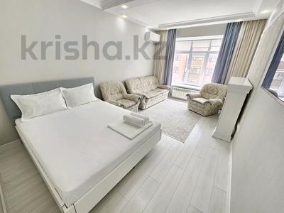 Тәулігіне пәтерлер в Актюбинской обл.: 1-бөлмелі пәтер · 50 м² · 4/5 қабат, мкр. Алтын орда, Мкр. Батыс-2 340 — Мангилик ел, бағасы: 12 900 〒 1-бөлмелі пәтер · 50 м² · 4/5 қабат, мкр. Алтын орда, Мкр. Батыс-2 340 — Мангилик ел, бағасы: 12 900 〒 в Актобе