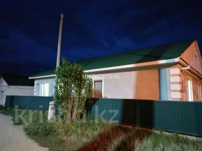 Продажа домов и дачи в Актюбинской обл.: Отдельный дом · 4 комнаты · 165.5 м² · 10 сот., Достык 37 — Царский городок за 28 млн 〒 Отдельный дом · 4 комнаты · 165.5 м² · 10 сот., Достык 37 — Царский городок за 28 млн 〒 в Кандыагаш