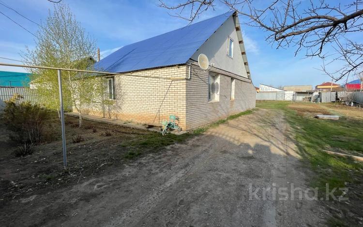 Отдельный дом · 4 комнаты · 120.5 м² · 10 сот., Яблоневая за 50 млн 〒 в Уральске — фото 3