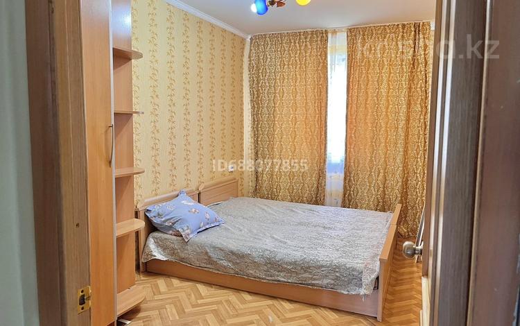 3-бөлмелі пәтер, 58 м², 4/5 қабат, Азаттык 64 — Стройконтора, центр, бағасы: 16 млн 〒 в Атырау — фото 2