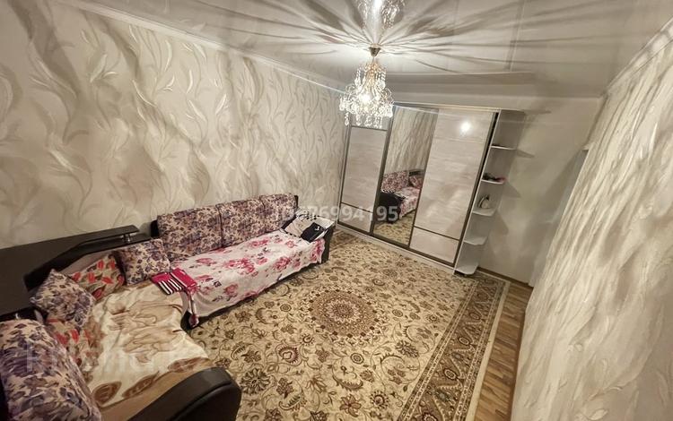 1-комнатная квартира, 35 м², 2/5 этаж, 10 микрорайон 43 — Шостаковича за 11 млн 〒 в Таразе — фото 2