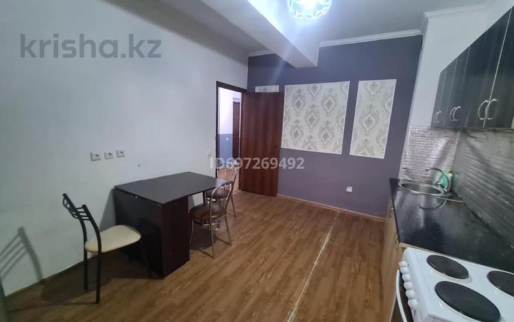 1-бөлмелі пәтер · 46 м² · 9/13 қабат, мкр Аксай-5, Садвакасова 3б, бағасы: 180 000 ₸ в Алматы, Ауэзовский р-н — фото 2