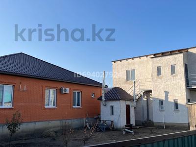 Отдельный дом · 5 комнат · 195 м² · 10 сот., мкр Атырау, Куат Тулеков 41 за 55 млн 〒