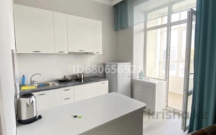 1-комнатная квартира · 50 м² · 1/9 этаж, мкр Ардагер, Тайманова 48 за 17 000 ₸ в Атырау — фото 2